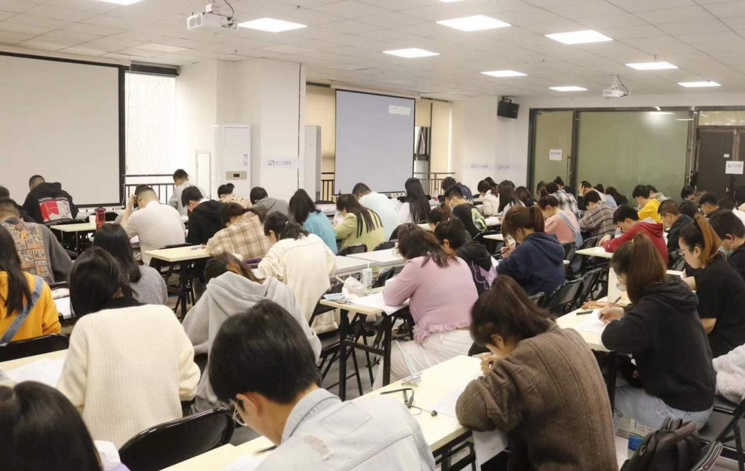 面試時(shí)的自信我是“裝”的，但我成功上岸是真的！
